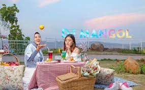 Menariknya, jogja yang terkenal sebagai salah satu sentra wisata legendaris, sekarang ini juga menawarkan daya tarik baru berupa kuliner hits jogja 2020. 3 Tempat Wisata Yogyakarta Lagi Hits Sempat Viral Di Tiktok Okezone Travel