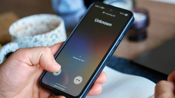 Smartphone call representing an AI voice cloning scam