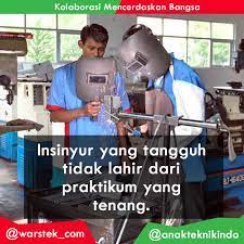 Ketika hari mendung aku teringat denganmu, dan ketika hujan aku memikirkan kamu, wahai. Caption Instagram Anak Teknik Mesin Captionseru