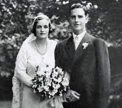 Check spelling or type a new query. Cornelius Vanderbilt Whitney And Gladys Hopkins Dating Gossip News Photos