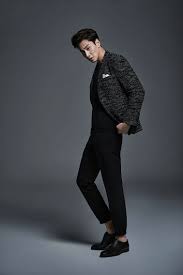 Arkadaşlıklarını kendisinin de yer aldığı show programı olan running manin 251. Lee Kwang Soo For Esquire Hong Kong