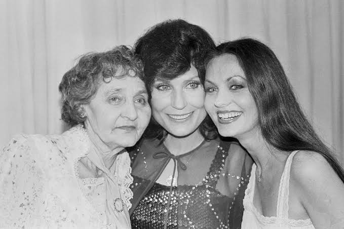 Loretta Lynn's Sister Crystal Gayle Shares Never-Before-Seen Pictures in  New Tribute