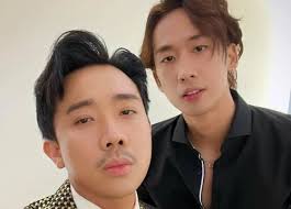 Trấn Thành đọ sắc bên Tuấn Trần, dò hỏi chuyện để râu nhưng 99% dân mạng  đồng lòng trả lời 2 chữ!