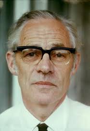 Generalizing crystallography: a tribute to Alan L. Mackay at 90