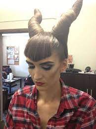 17 Cool Halloween Hairstyles Tutorials And Iconic Hairstyle Wigs Halloween Hair Hair Styles Kids Hairstyles