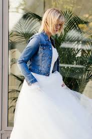 Coole Jeansjacke Als Brautjacke Fur Moderne Braute Brautjacke Hochzeitskleid Jeansjacke Hochzeit Jacke