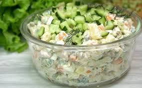 Оливье с копченой курицей и перепелиными яйцами. Salat Olive S Kuricej I Svezhim Ogurcom Recept S Foto Poshagovo