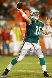 Quarterback Chad Pennington Of The Miami Dolphins Throws A Pass Miami Dolphins Chad Pennington Dolphins