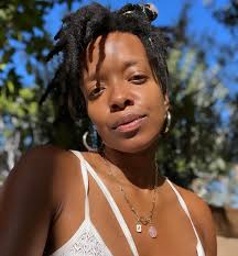 boomerang” song & video out now everywhere!! link in bio to dance w me☺️🤍  video credits:: directed by @vincentmartell & @the_jordanphelps produced by  @VAMstudioofficial associate producer @cokochanelmusic director of  photography @kevinveselka first