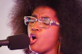 Hilary Devries's Instagram, Twitter & Facebook