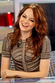 Hard To Believe Emma Stone Is A Natural Blonde Red Hair Looks So Natural On Her Emma Stone Red Hair Emma Stone Hair Round Face Celebrities
