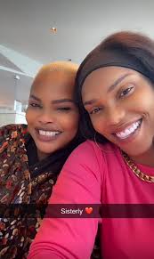 Queen mother in happy mood😶 ❤