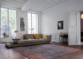 Damit die gemütlichkeit in hohen räumen nicht auf der strecke bleibt, gilt es ein paar tricks zu beachten Hohe Decke Bilder Ideen Couch