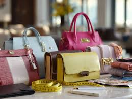 How To Choose The Perfect Handbag: Style, Size & Functionality Tips