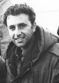 ארון נעליים מעוצב עם דלתות הזזה. File Amnonshachak1973 Jpg Wikimedia Commons