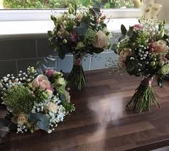 What a lovely weekend for a wedding! My bride chose blush pinks, whites and  greens for her big day and it was a pleasure to create the flowers for her.