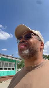 Eric Roberson (@erro44) • Instagram photos and videos