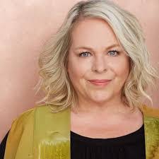 Tara Mcmanus's Instagram, Twitter & Facebook