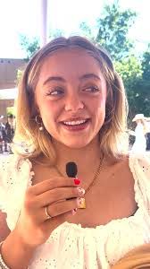 Dinah Wright's Instagram, Twitter & Facebook