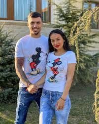Vlăduța lupău 1 month ago. VlÄƒduÈ›a LupÄƒu A Dat Vestea Cea Mare CantÄƒreaÅ£a De MuzicÄƒ PopularÄƒ Este Cea Mai FericitÄƒ