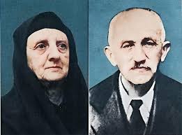 Në foto, Gjyle dhe Halil Hoxha, prindërit që më 16 tetor 1908, sollën në  jetë Enver Hoxhën....!