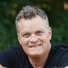 In the Wind: Sensing the Nearness of God in the Ordinary Moments of Life  (Sensing God Series): Burch, Dr. Billy: 9798891094123: Amazon.com: Books