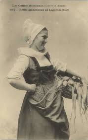 Petite Marchande De Legumes Brest Http Www Archives Finistere Fr Content Le Costume Breton 2 Carte Postale Bretagne Costume