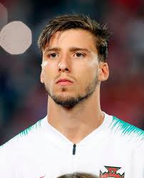 Our ruben dias biography tells you facts about his childhood story, early life, parents, family, girlfriend/wife to be, net worth, lifestyle, and personal life. Ruben Dias Manchester City Close In On 64m Transfer For Benfica Defender With Nicolas Otamendi Out