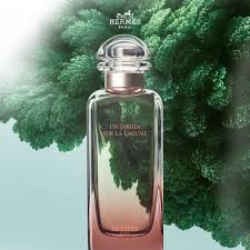 A dreamy garden is encapsulated with rich woody notes and soft lily and magnolia, while the close breeze carries salty. Hermes Un Jardin Sur La Lagune Facebook