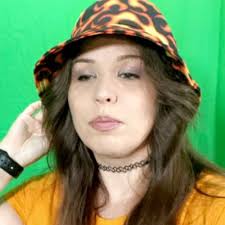 Katy Norris 🫣 (@snow_kitty)