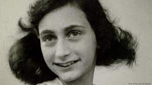 Atėjus į valdžią hitleriui, frankų šeima emigravo į amsterdamą.bet žydų persekiojimai prasidėjo ir čia. Anne Frank Nachrichten Analysen Der Globale Blick Auf Schlagzeilen Dw 13 07 2021