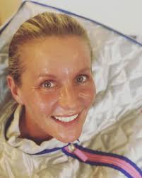 Had to do a full post. And yes I know I look ridiculous, however loving my  amazon infared sauna. (£130) I love to sweat 💦 it helps with water  retention , stress