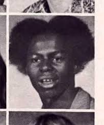 Tf my momma saw in my daddy 🤦🏾‍♂️ #uglyass #schoolpic #oldschool  #whodaddy #blackjokes