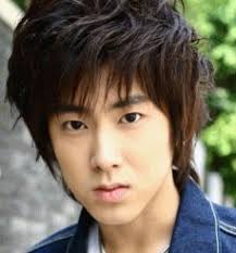 서울경찰청은 정씨를 감염병예방법 위반 혐의로 입건해 수사하고 있다. ë™ë°©ì‹ ê¸° ì •ìœ¤í˜¸ ìœ ë…¸ìœ¤í˜¸ ì„±í˜•ì „