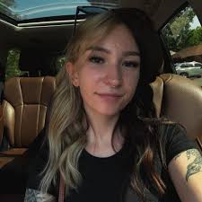 Who is a good portrait artist near Dayton, Ohio?