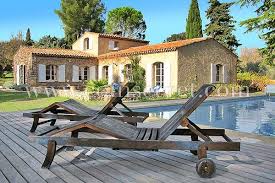 Location D Une Villa De Vacances Avec Piscine Privee Proche Aix En Provence Image 1 35 Architecture Belle Maison Maison
