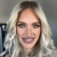 Jillian Carlson's Instagram, Twitter & Facebook