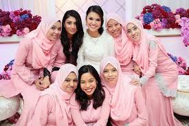 Cewek cantik bohay buka baju di tiktok.jilboobs montok.lihat endingnya apa yg terjadi??! Koleksi Tema Warna Dan Design Baju Bridesmaids Blog Sihatimerahjambu