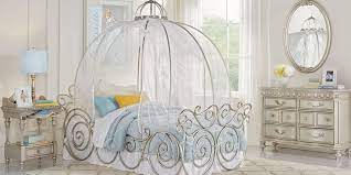 In the comfort of fantasy, your little princess will ride off into slumberland with this delightful pink carriage design. Disney Princess Fairytale Silver 6 Pc Full Carriage Bedroom Rooms To Go