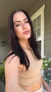 Julia Mclain's Instagram, Twitter & Facebook