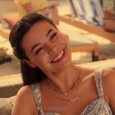 Heidi Cosgrove's Instagram, Twitter & Facebook