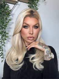 Victoria Fox's Instagram, Twitter & Facebook