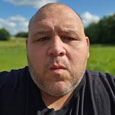 Larry's Pistol and Pawn West