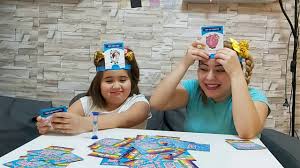 El objetivo es adivinar de la manera mas rápida el personaje que ha escogido el jugador contrario. Dime Quien Soy Juego Reglas Juego De Mesa Que Soy Yo Juegos De Mesa Infantiles Pangkat Jabatan