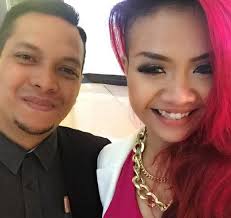 Dua anggota kumpulan one nation emcees, mimi dan jojoe telah terlibat dalam satu kemalangan jalan raya awal pagi tadi. Mimi One Nation Emcee Masih Tinggal Berasingan Dengan Suami