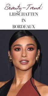 Beauty Trend Bordeauxfarbener Lidschatten In 2020 Lidschatten Beauty Routinen Beauty