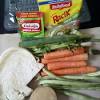 Anda dapat membuat sup ayam dan sayur menggunakan 18 bahan dan 6 langkah sederhana. 1