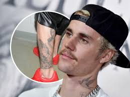 Before going their separate ways, however, the tv personality welcomed their daughter, alexia, in 1999. The Hottest Tattoos In Hollywood