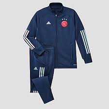 Het komt vast wel eens voor dat je tijdens de wedstrijd of op de training even aan de zijkant stil staat of een een trainingspak is uitstekend geschikt voor de koudere sportdagen. Voetbal Trainingspakken Online Kopen Aktiesport