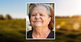 Carrie Hofer's Instagram, Twitter & Facebook